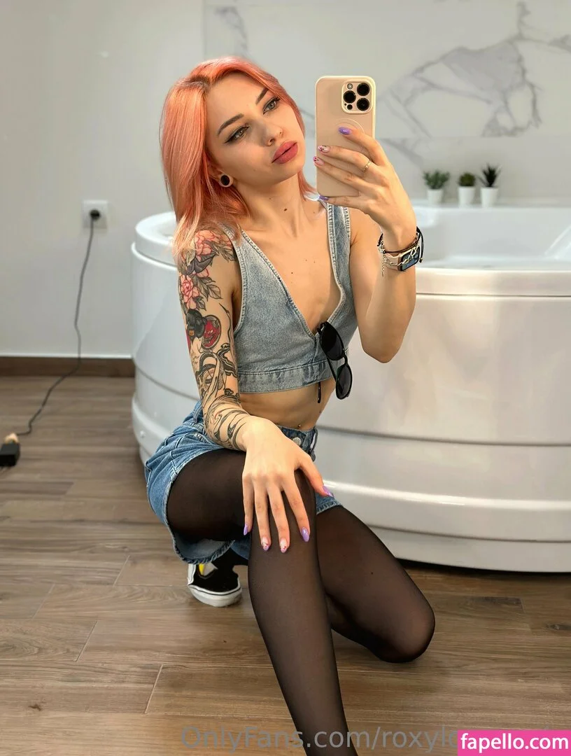 mayberoxy / roxyloove_vip Onlyfans Photo Gallery 