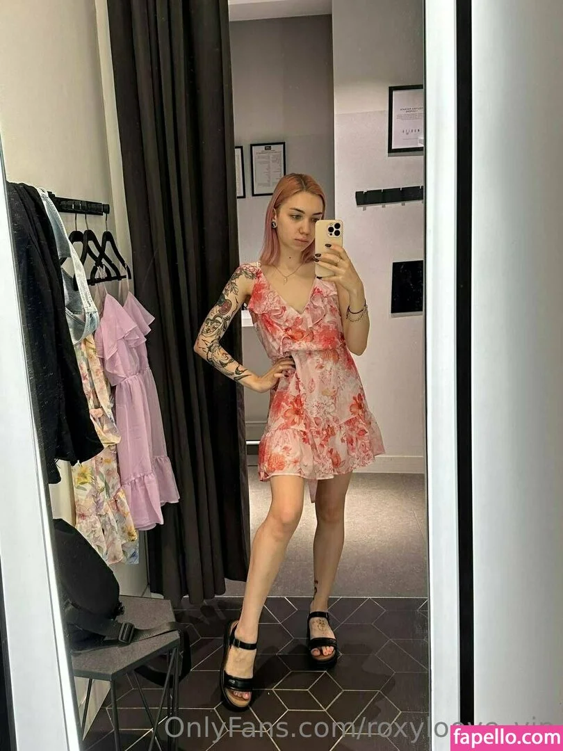 mayberoxy / roxyloove_vip Onlyfans Photo Gallery 