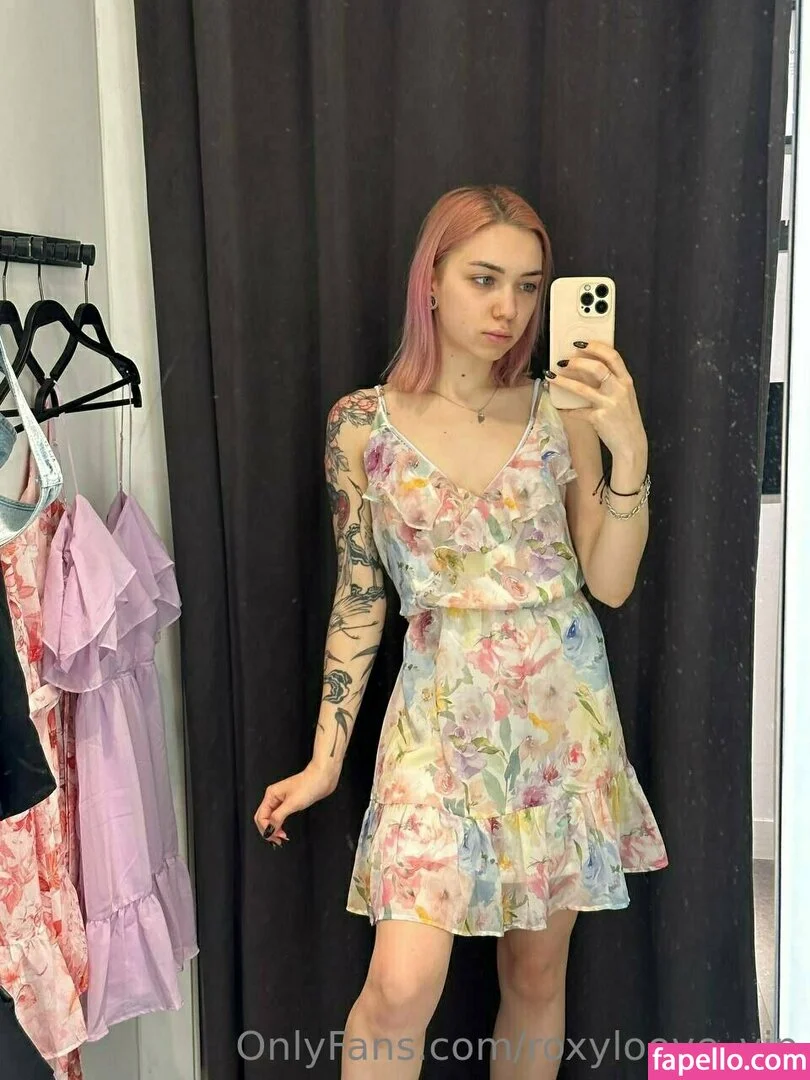 mayberoxy / roxyloove_vip Onlyfans Photo Gallery 