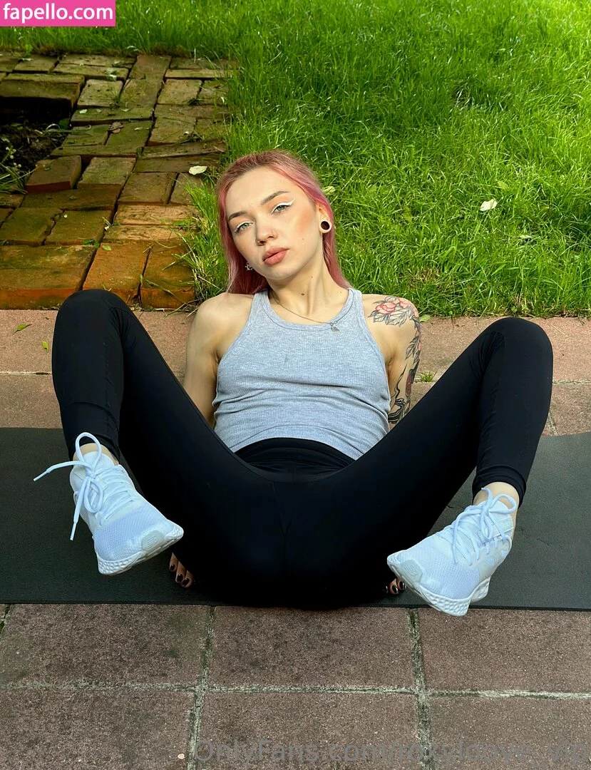 mayberoxy / roxyloove_vip Onlyfans Photo Gallery 