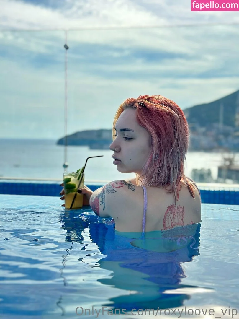 mayberoxy / roxyloove_vip Onlyfans Photo Gallery 