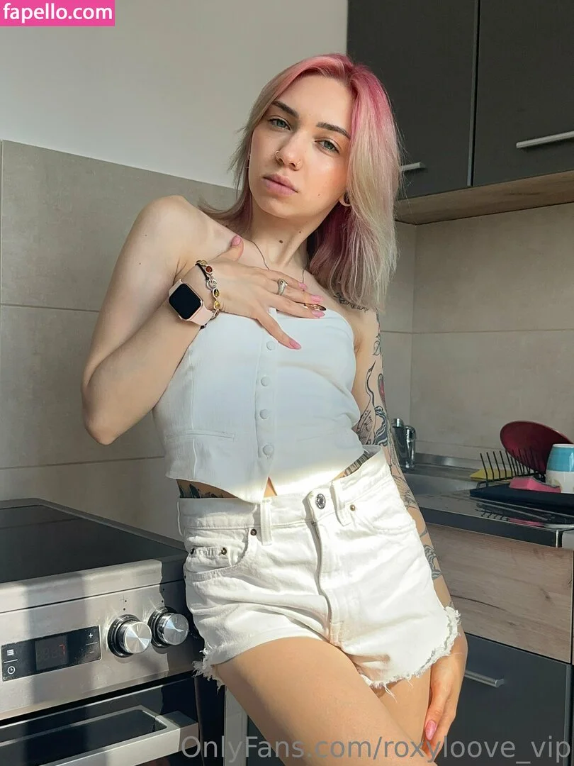 mayberoxy / roxyloove_vip Onlyfans Photo Gallery 