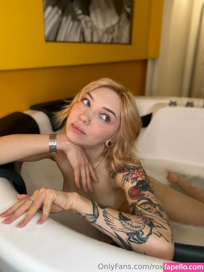 mayberoxy / roxyloove_vip Onlyfans Photo Gallery 