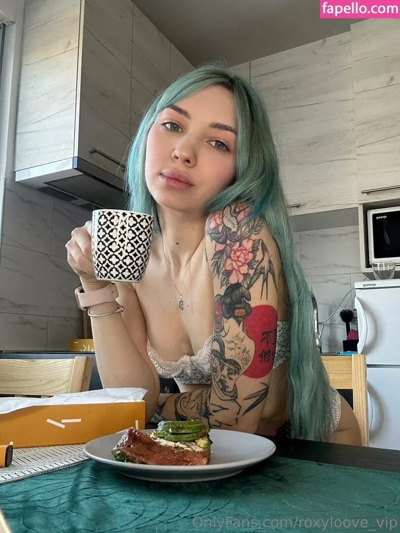 mayberoxy / roxyloove_vip Onlyfans Photo Gallery 