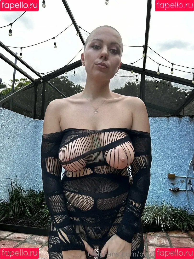 blackwidow369 / divinenataliewhite Onlyfans Photo Gallery 