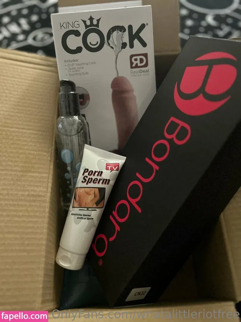 thereallyrealelp / whatalittleriotfree Onlyfans Photo Gallery 