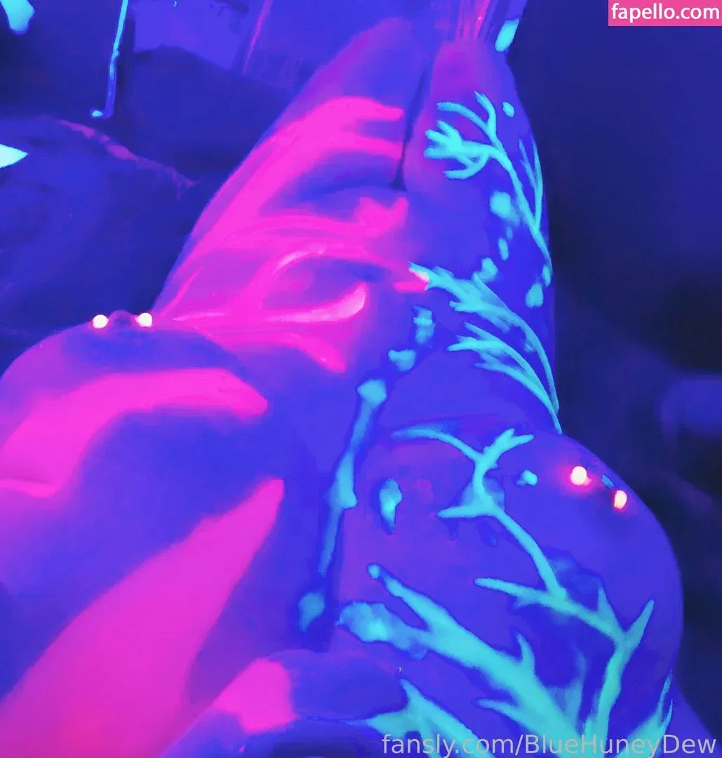 BlueHuneyDew / bluehunnitss_ Onlyfans Photo Gallery 