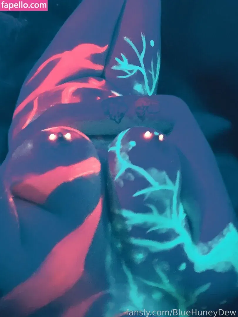 BlueHuneyDew / bluehunnitss_ Onlyfans Photo Gallery 