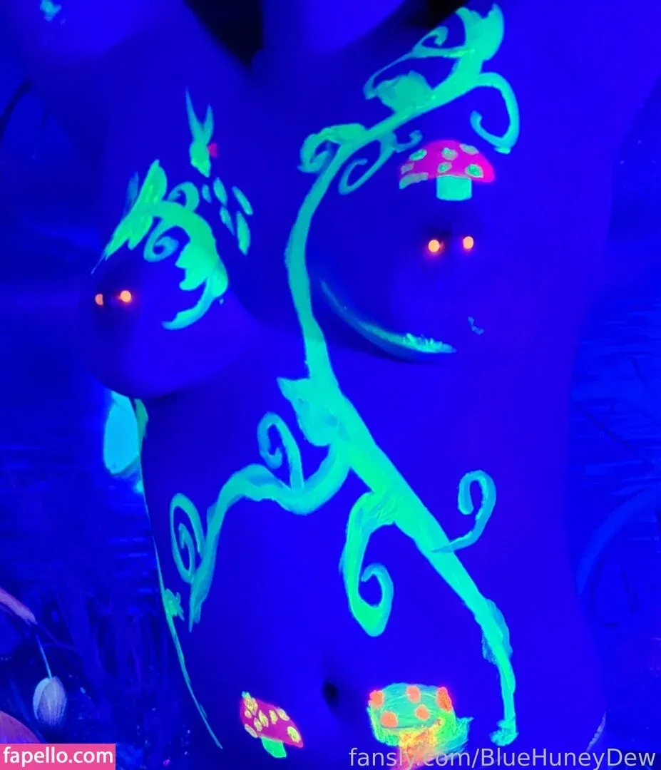 BlueHuneyDew / bluehunnitss_ Onlyfans Photo Gallery 