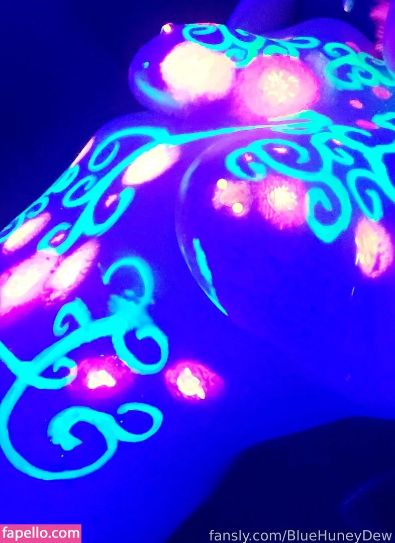 BlueHuneyDew / bluehunnitss_ Onlyfans Photo Gallery 