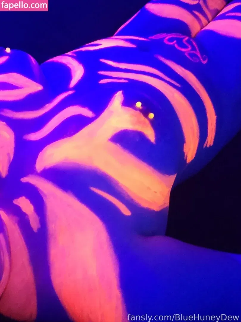 BlueHuneyDew / bluehunnitss_ Onlyfans Photo Gallery 