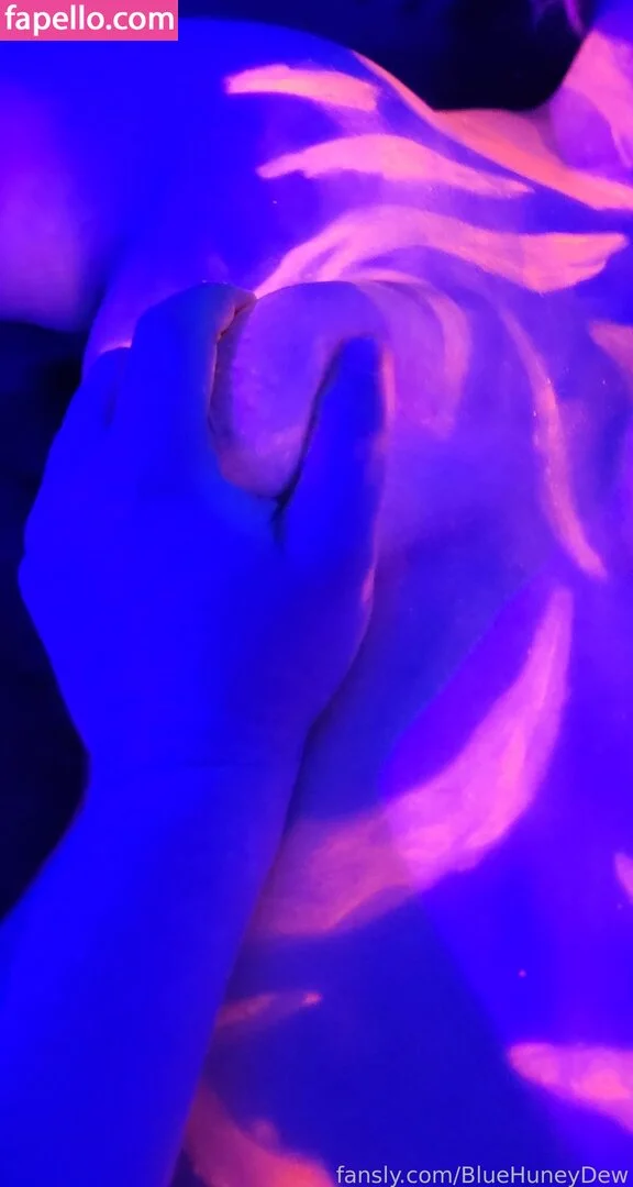BlueHuneyDew / bluehunnitss_ Onlyfans Photo Gallery 