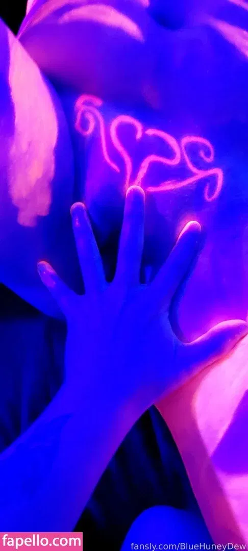 BlueHuneyDew / bluehunnitss_ Onlyfans Photo Gallery 