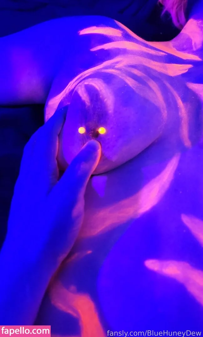 BlueHuneyDew / bluehunnitss_ Onlyfans Photo Gallery 