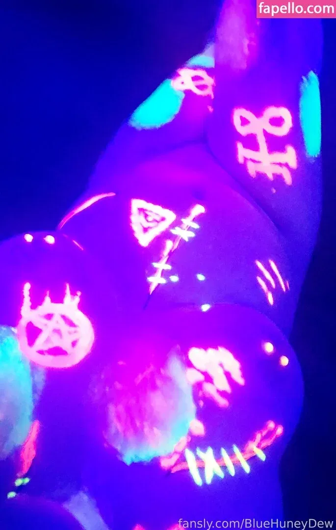 BlueHuneyDew / bluehunnitss_ Onlyfans Photo Gallery 