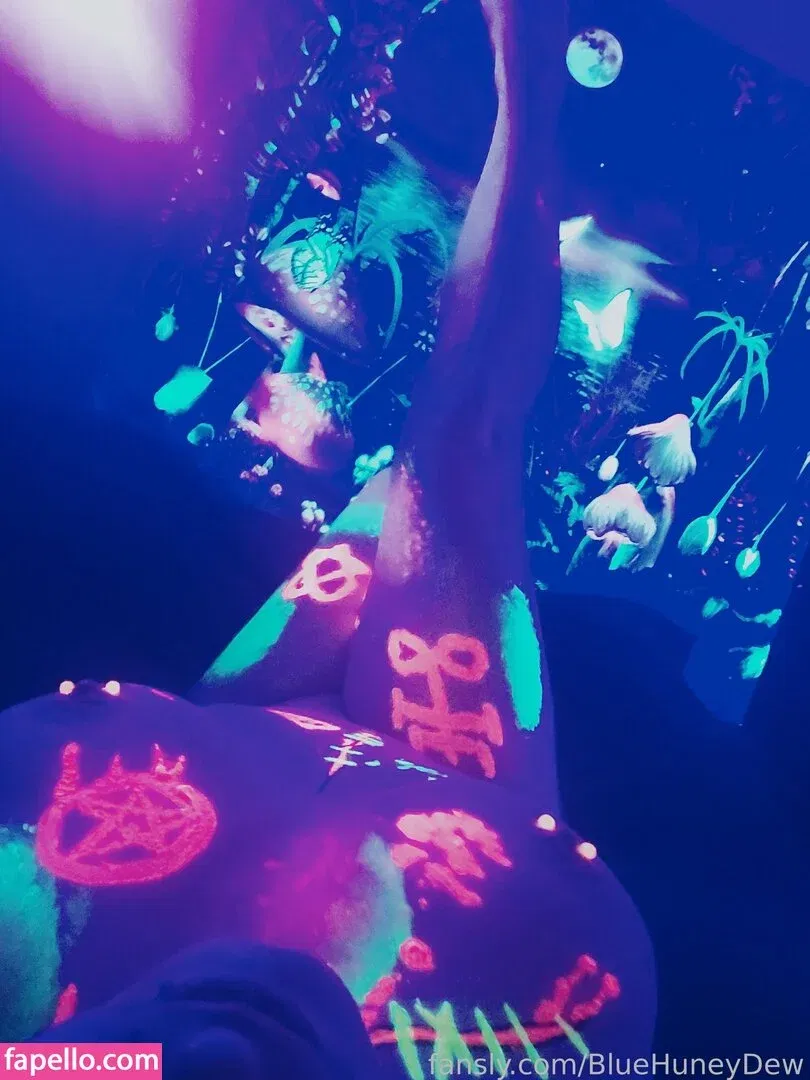 BlueHuneyDew / bluehunnitss_ Onlyfans Photo Gallery 