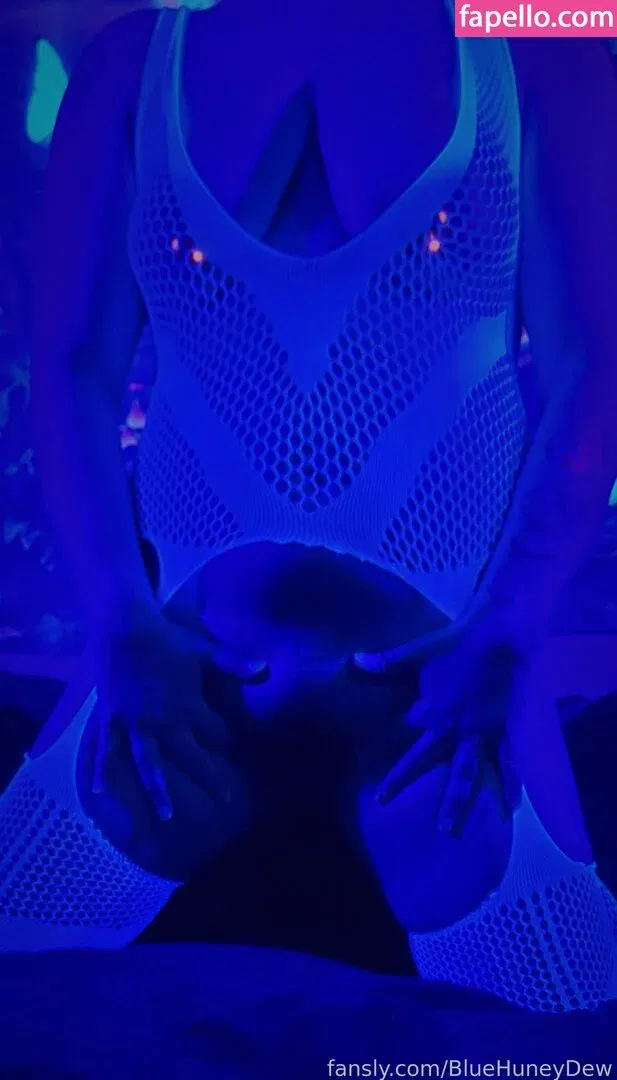 BlueHuneyDew / bluehunnitss_ Onlyfans Photo Gallery 