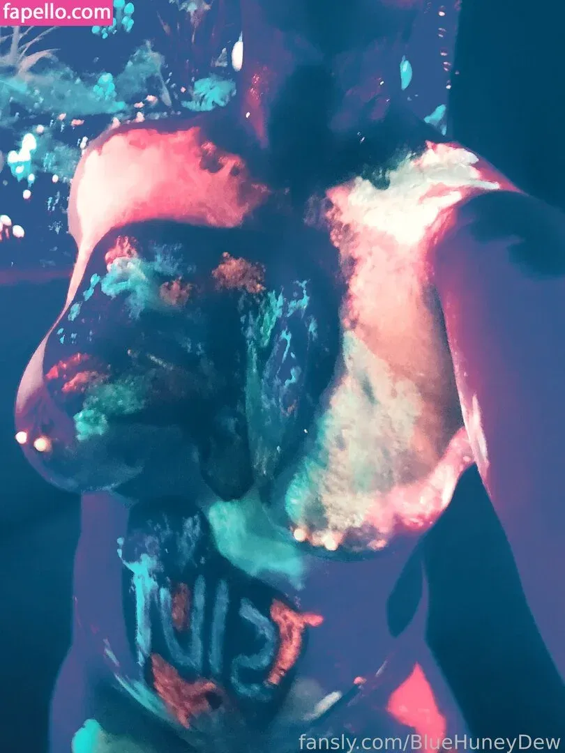 BlueHuneyDew / bluehunnitss_ Onlyfans Photo Gallery 