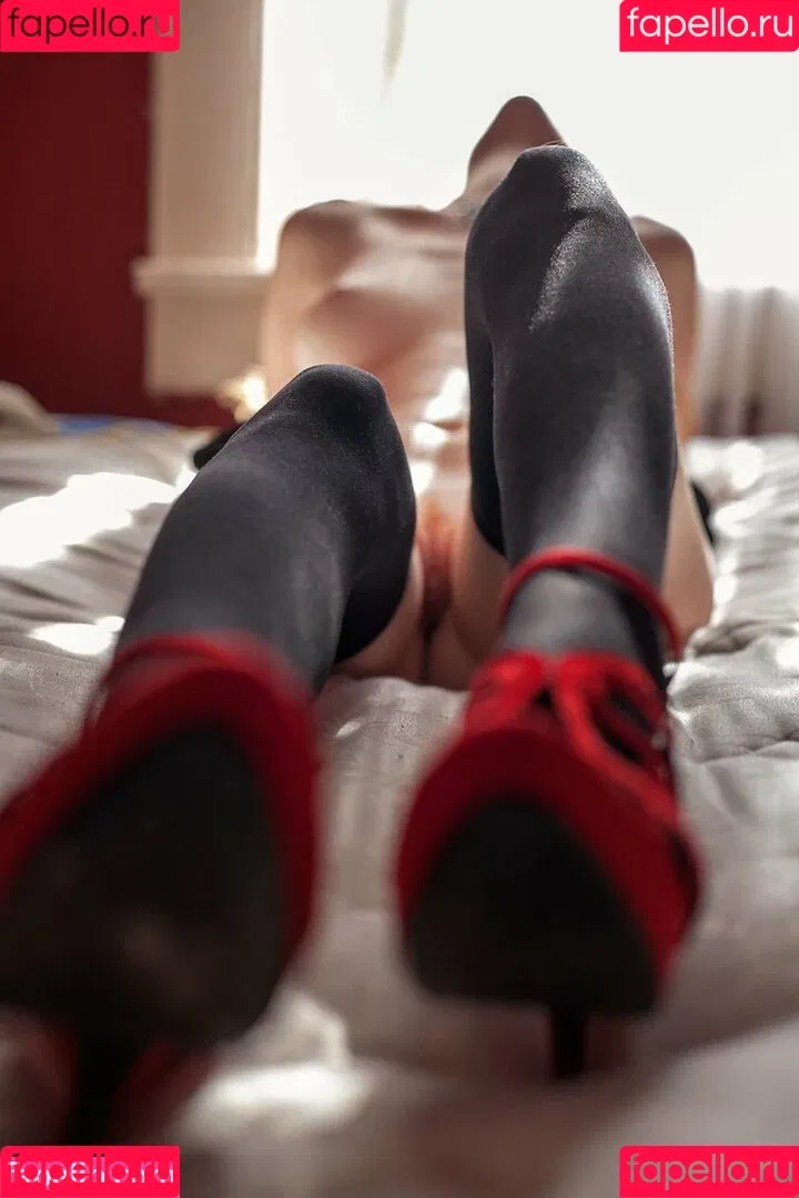 oracleoliva / oracleolivia / your_daddy_d / yourdaddydevi Onlyfans Photo Gallery 