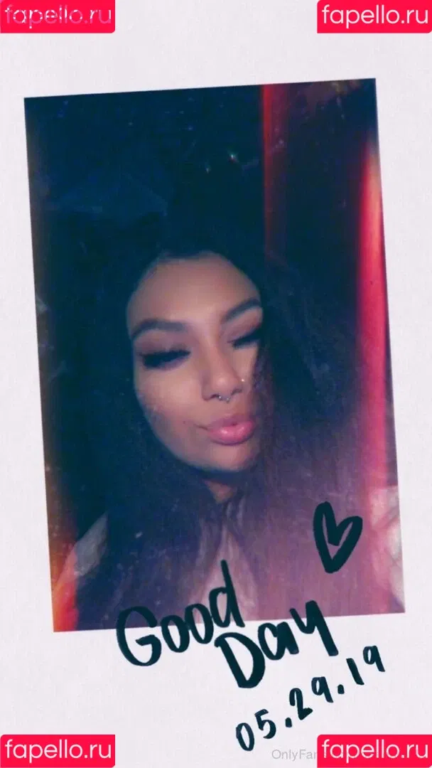 queencurls / queencurlsofficial / satanicurls Onlyfans Photo Gallery 