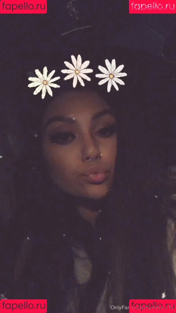 queencurls / queencurlsofficial / satanicurls Onlyfans Photo Gallery 