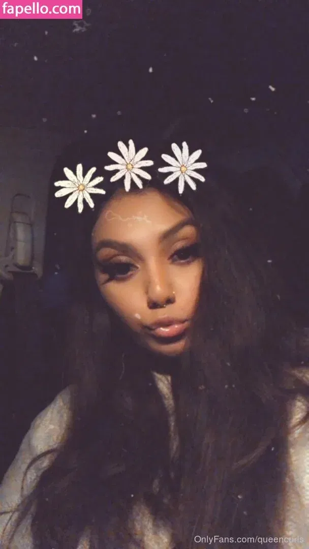 queencurls / queencurlsofficial / satanicurls Onlyfans Photo Gallery 