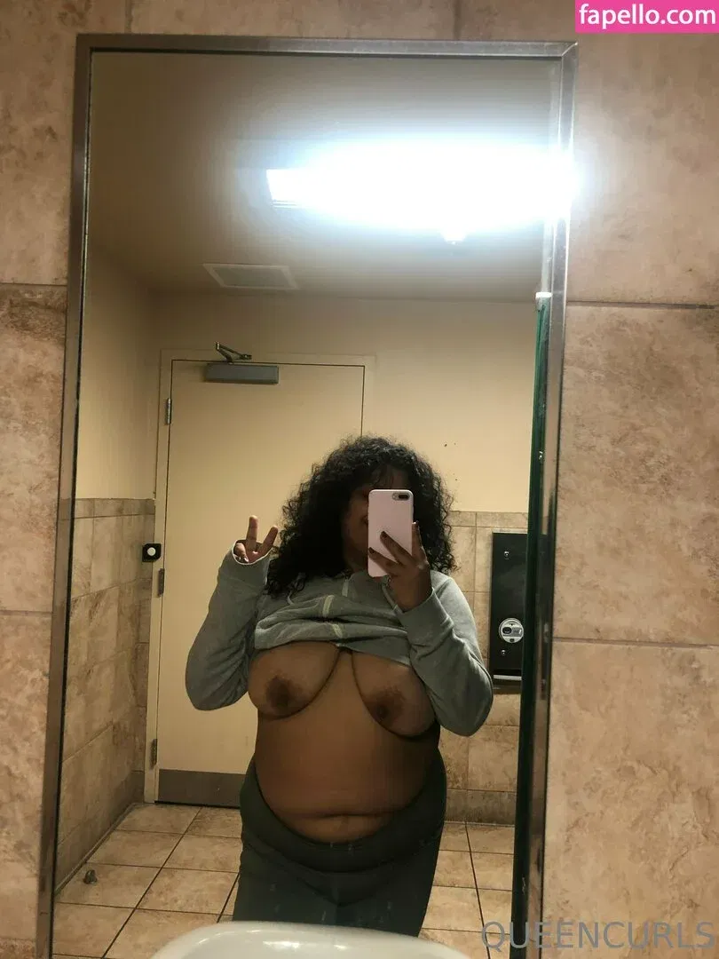 queencurls / queencurlsofficial / satanicurls Onlyfans Photo Gallery 
