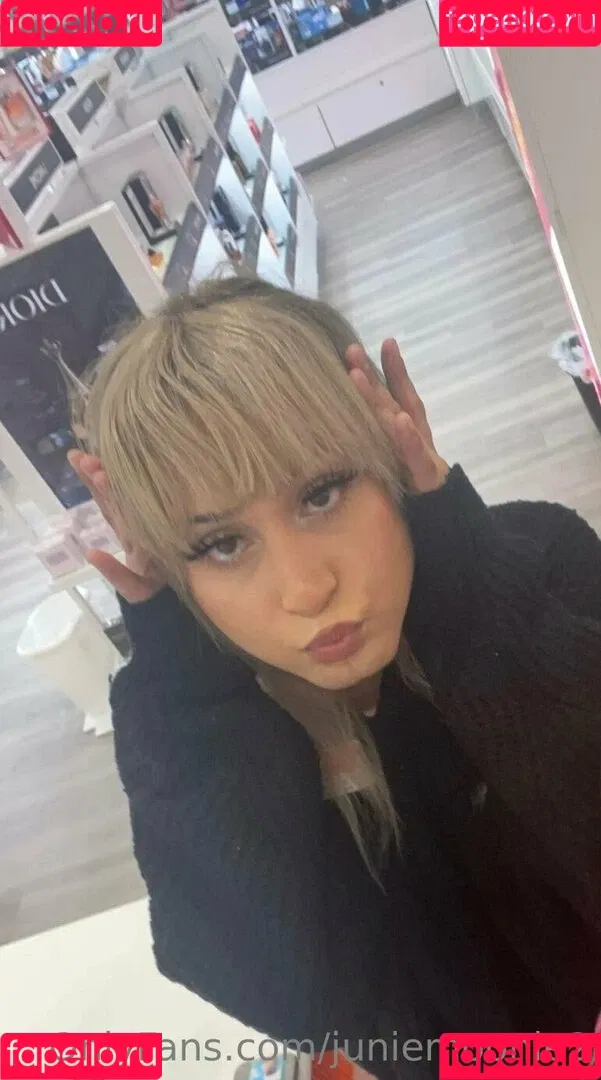 juniemoonie2 Onlyfans Photo Gallery 