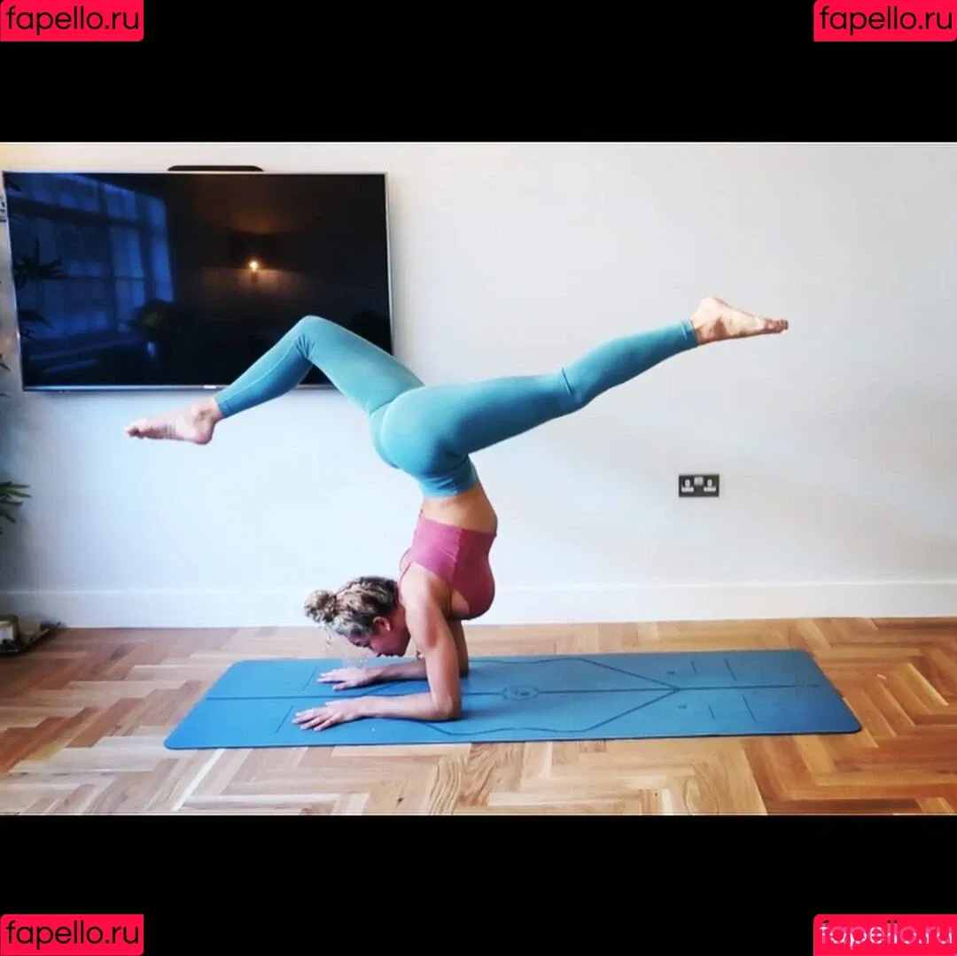 Echo Elliot / Echolikesyoga / https: Onlyfans Photo Gallery 