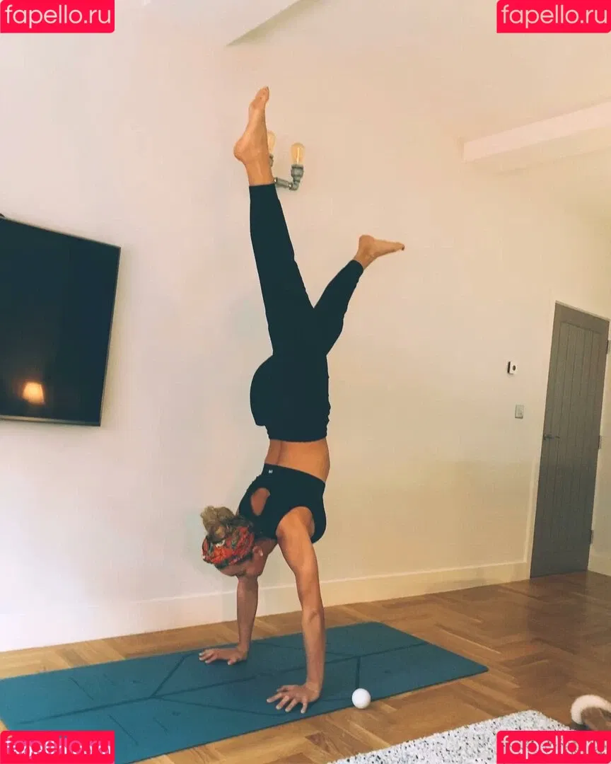 Echo Elliot / Echolikesyoga / https: Onlyfans Photo Gallery 