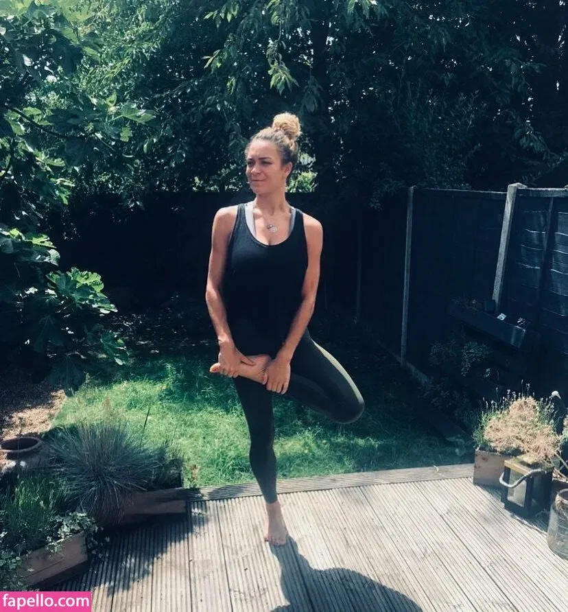 Echo Elliot / Echolikesyoga / https: Onlyfans Photo Gallery 