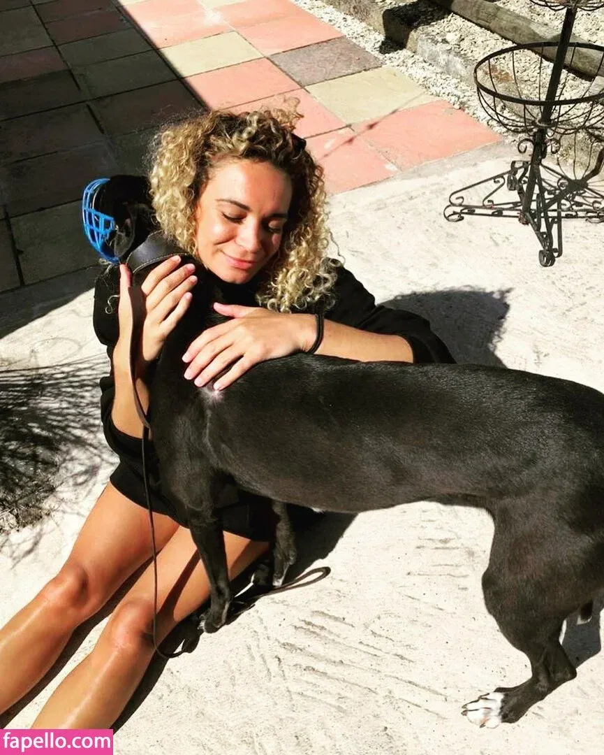 Echo Elliot / Echolikesyoga / https: Onlyfans Photo Gallery 