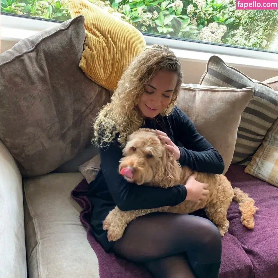 Echo Elliot / Echolikesyoga / https: Onlyfans Photo Gallery 