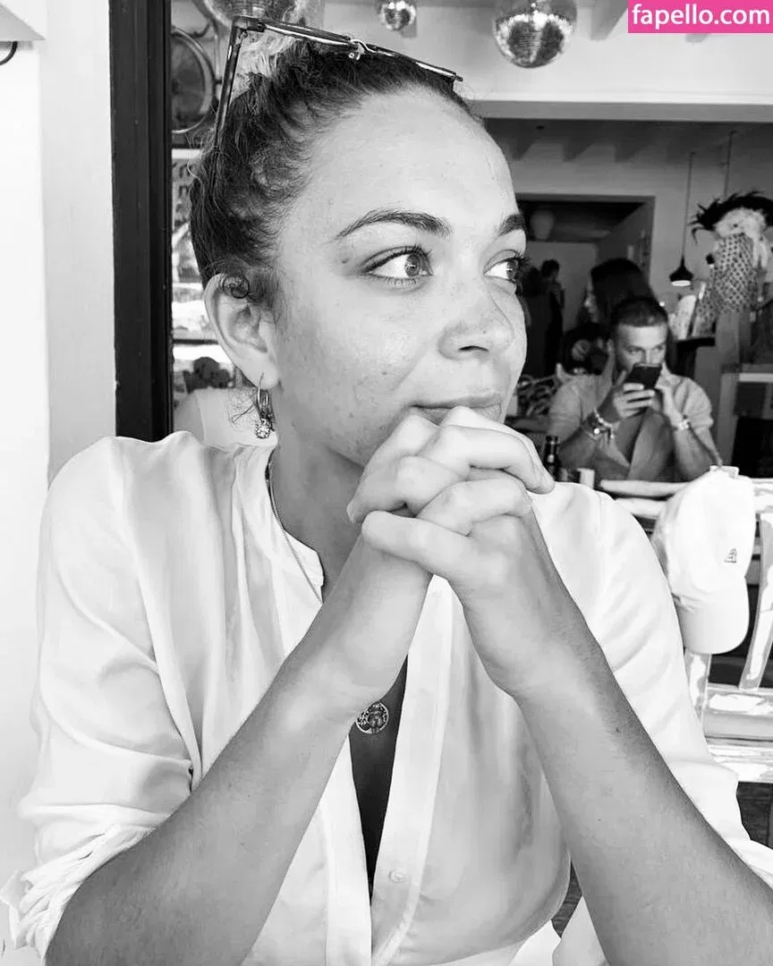 Echo Elliot / Echolikesyoga / https: Onlyfans Photo Gallery 