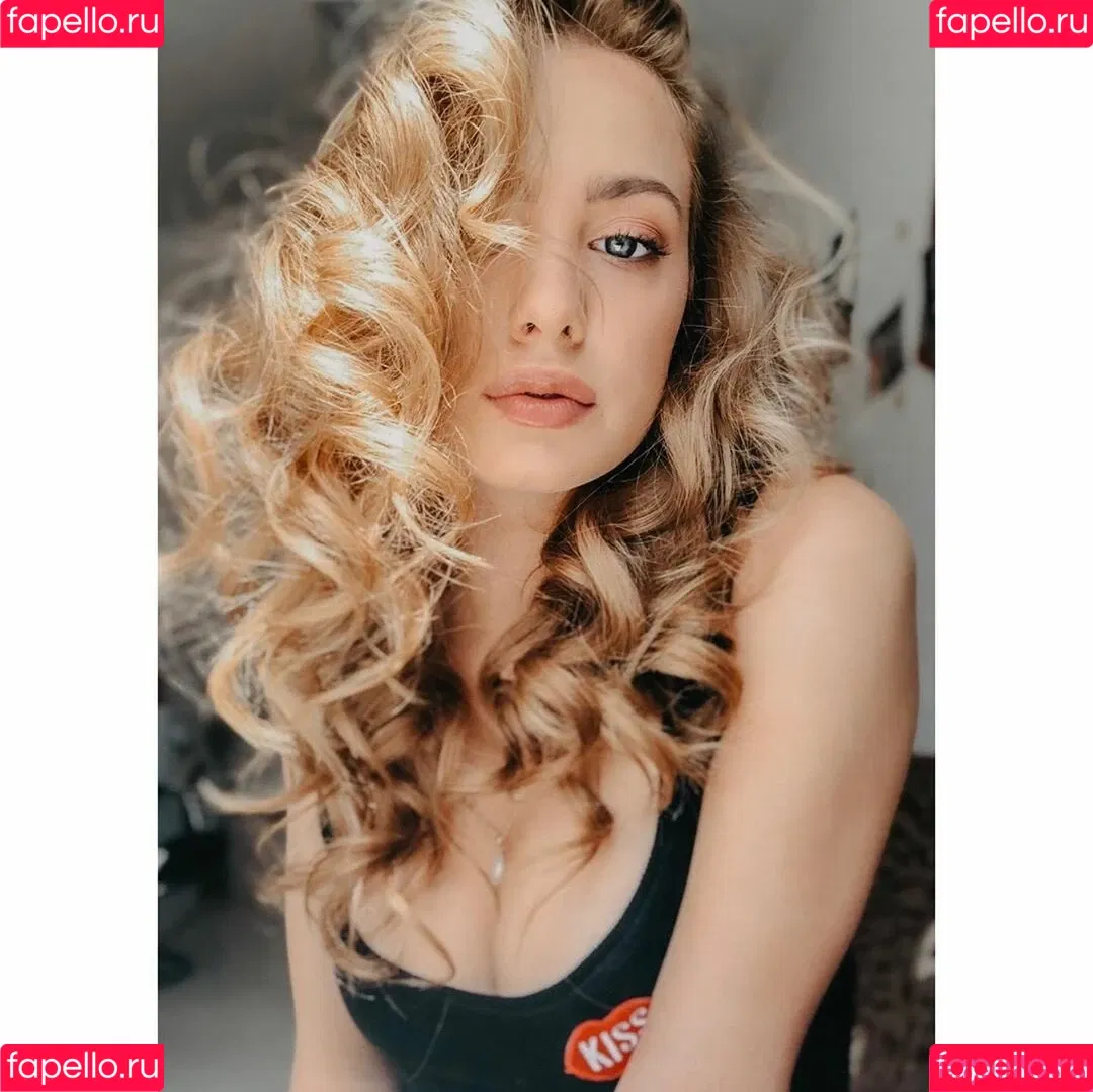 Wiktoria Gasiewska / wiktoria_gasiewska Onlyfans Photo Gallery 