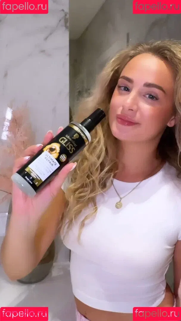Wiktoria Gasiewska / wiktoria_gasiewska Onlyfans Photo Gallery 