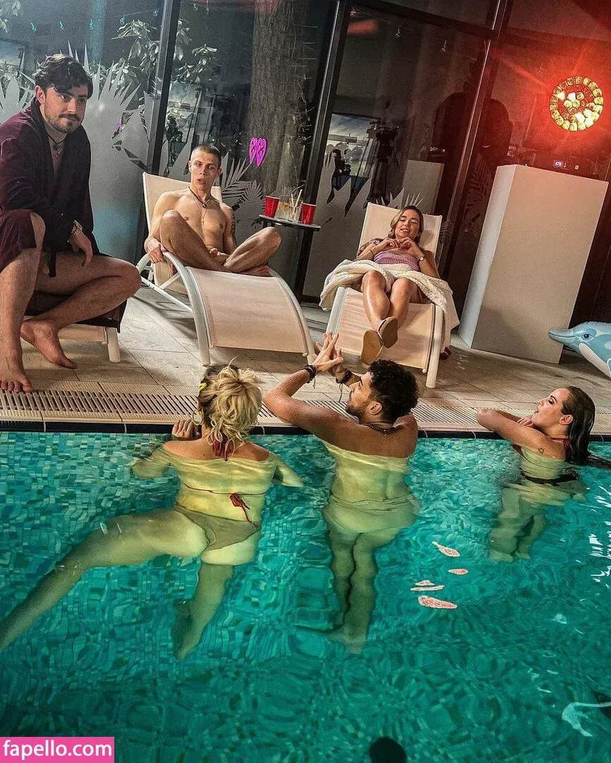 Wiktoria Gasiewska / wiktoria_gasiewska Onlyfans Photo Gallery 