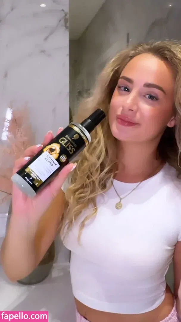 Wiktoria Gasiewska / wiktoria_gasiewska Onlyfans Photo Gallery 