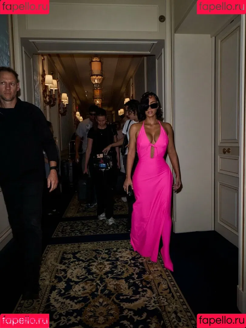 Kim Kardashian / kimkadarshian / kimkardashian Onlyfans Photo Gallery 