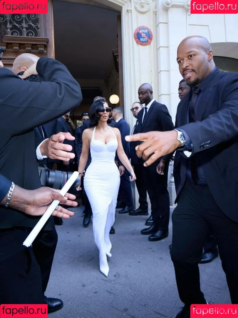 Kim Kardashian / kimkadarshian / kimkardashian Onlyfans Photo Gallery 