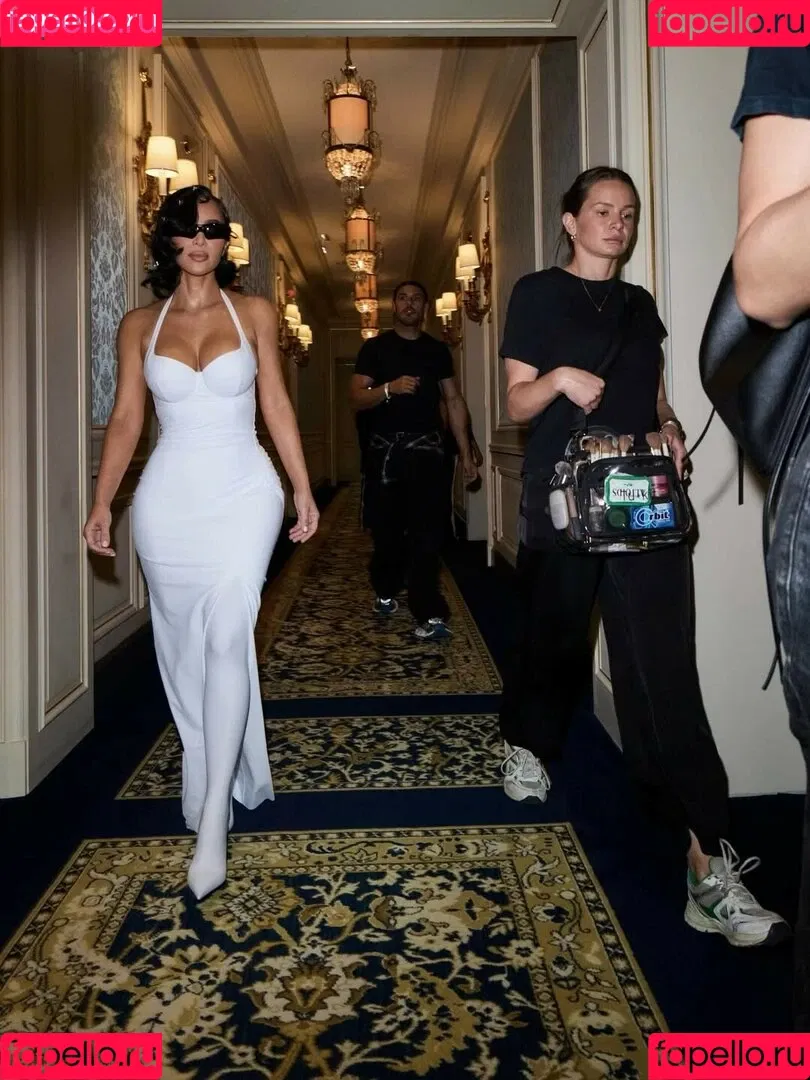Kim Kardashian / kimkadarshian / kimkardashian Onlyfans Photo Gallery 