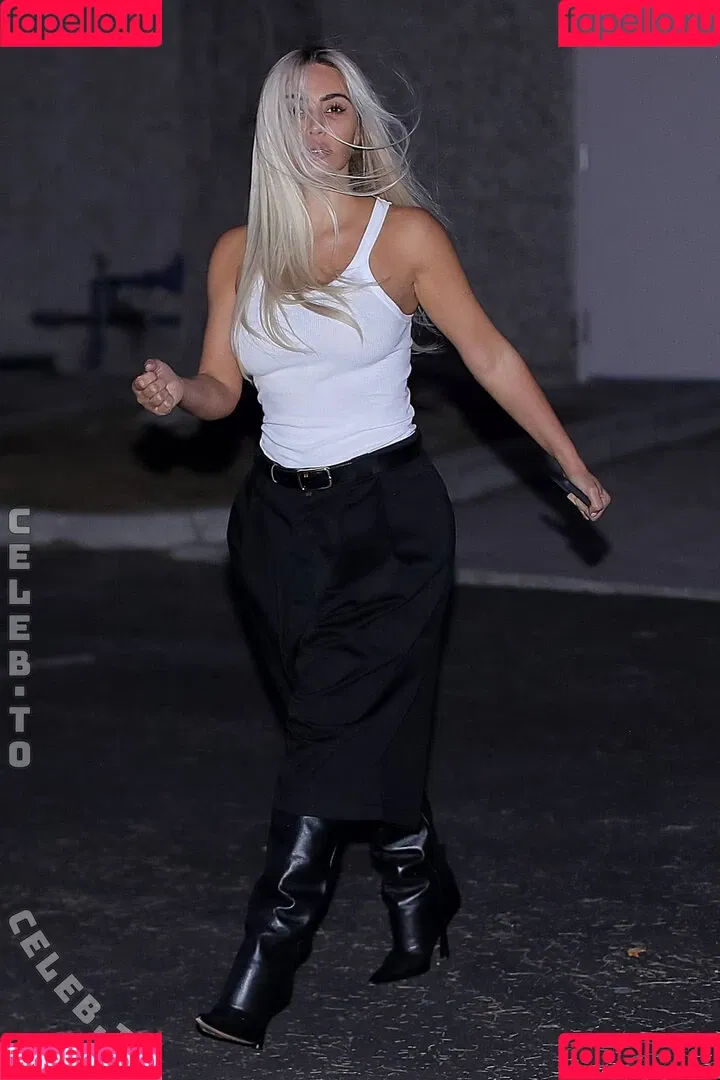 Kim Kardashian / kimkadarshian / kimkardashian Onlyfans Photo Gallery 