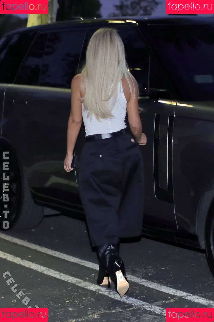 Kim Kardashian / kimkadarshian / kimkardashian Onlyfans Photo Gallery 