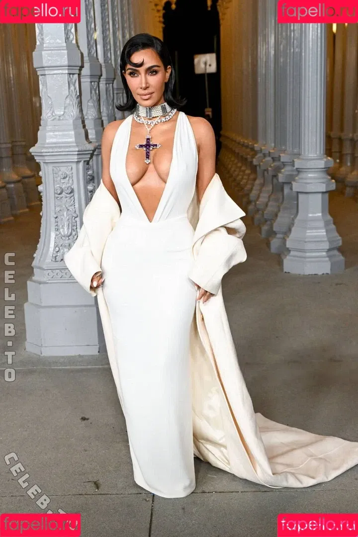 Kim Kardashian / kimkadarshian / kimkardashian Onlyfans Photo Gallery 