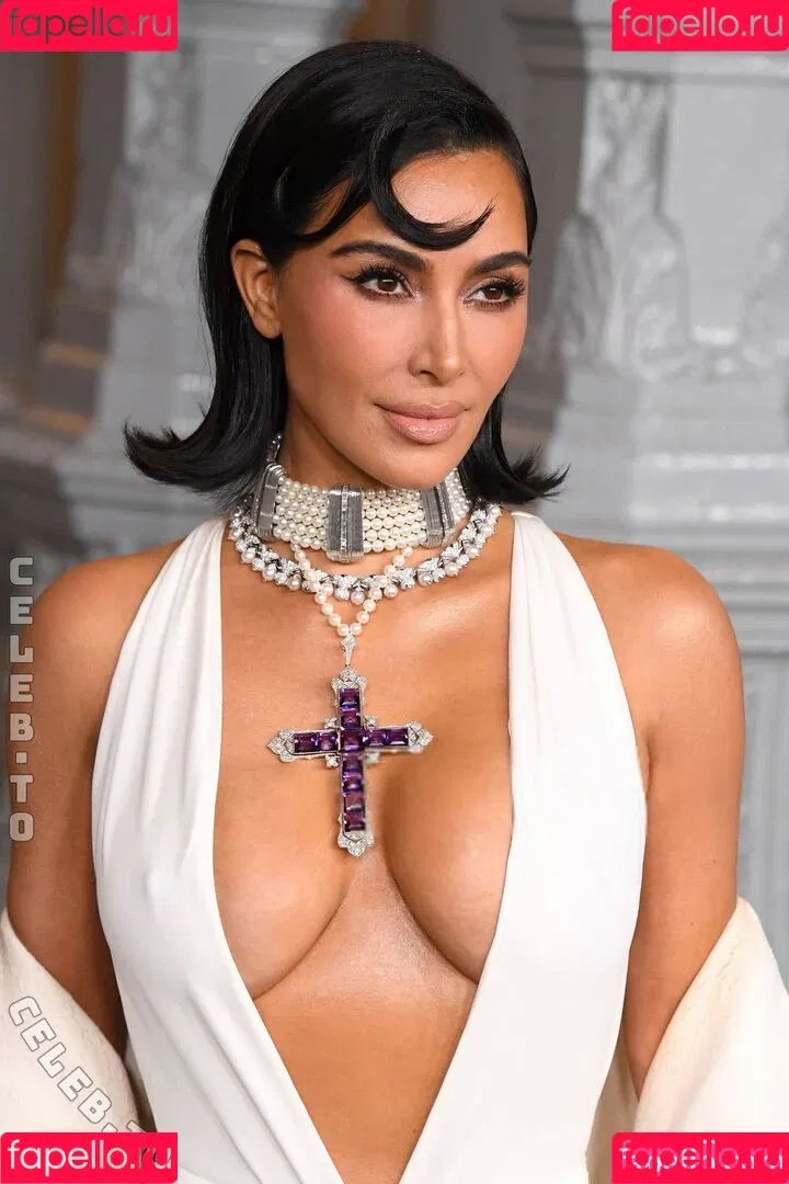 Kim Kardashian / kimkadarshian / kimkardashian Onlyfans Photo Gallery 