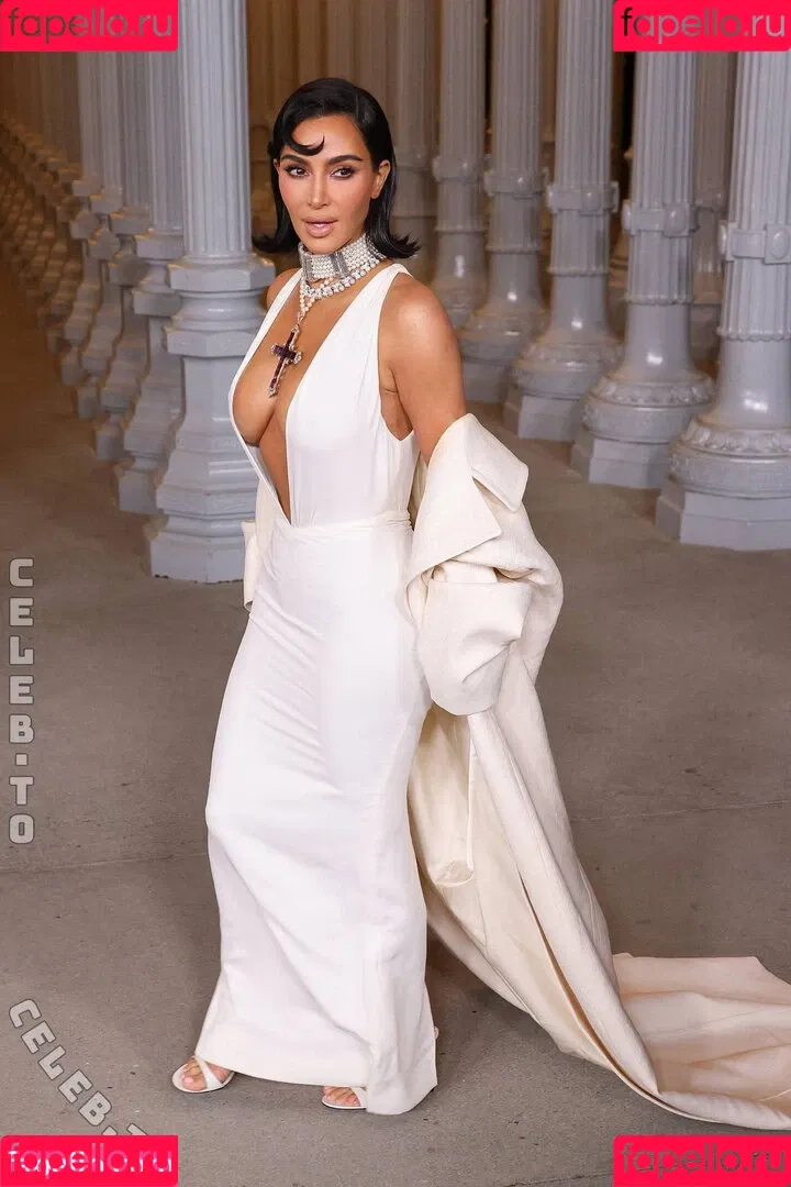 Kim Kardashian / kimkadarshian / kimkardashian Onlyfans Photo Gallery 