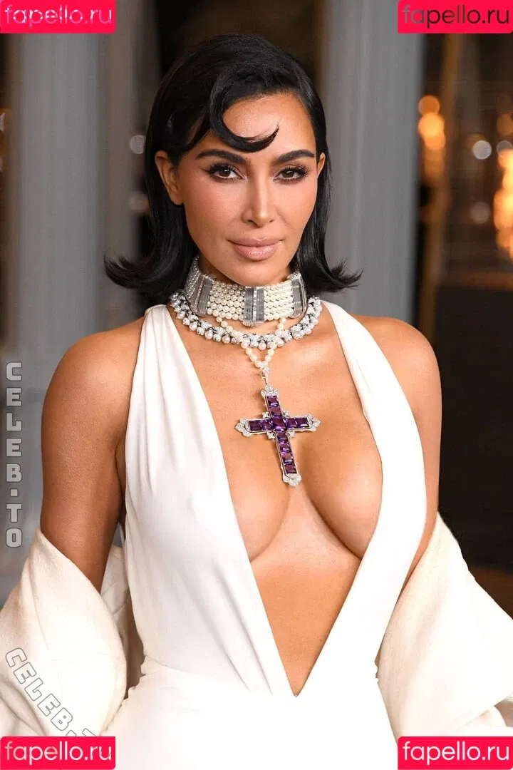 Kim Kardashian / kimkadarshian / kimkardashian Onlyfans Photo Gallery 