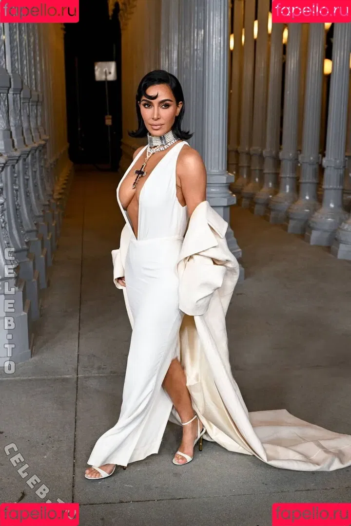 Kim Kardashian / kimkadarshian / kimkardashian Onlyfans Photo Gallery 