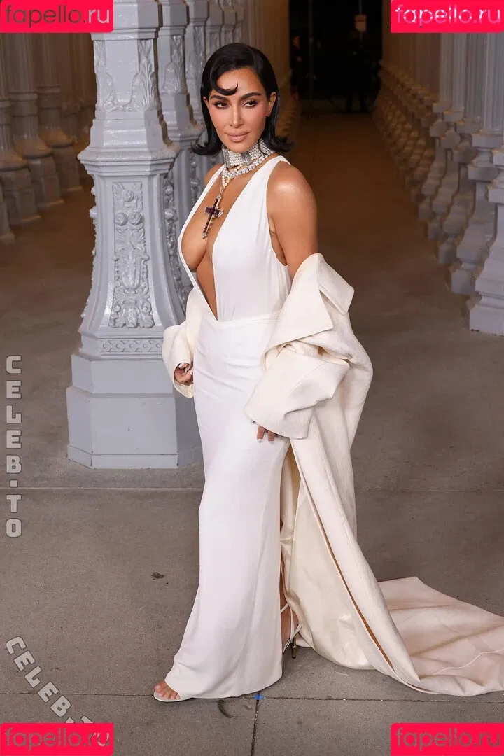 Kim Kardashian / kimkadarshian / kimkardashian Onlyfans Photo Gallery 