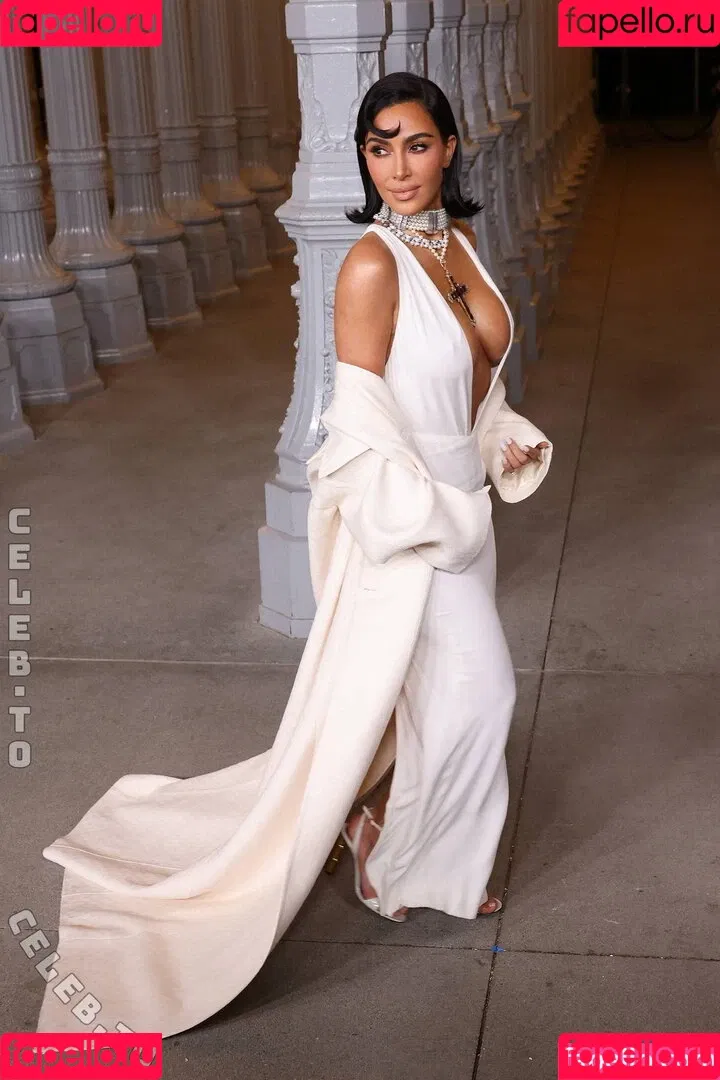 Kim Kardashian / kimkadarshian / kimkardashian Onlyfans Photo Gallery 